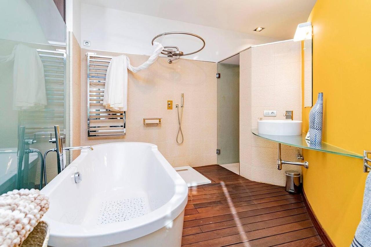 Luxury Apartment In La Latina By Batuecas Madrid Exteriör bild